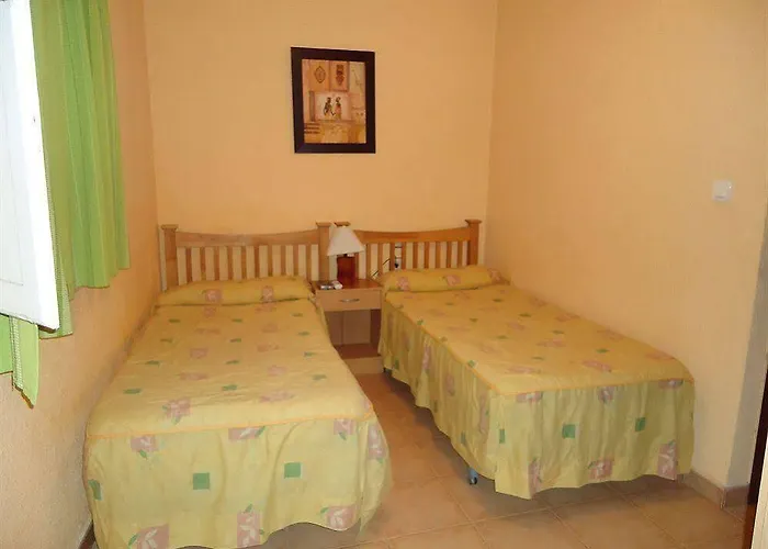 拉斯博瑞思旅馆 *