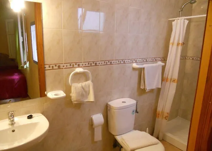 拉斯博瑞思旅馆 * 埃斯特波纳