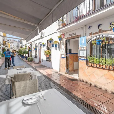 Las Brisas - Estepona Old Town ホテル *